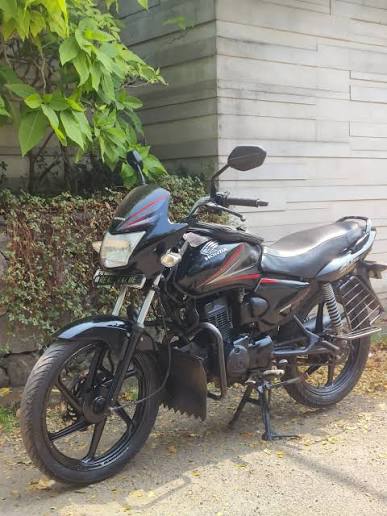 Shine rental in Two wheelers category